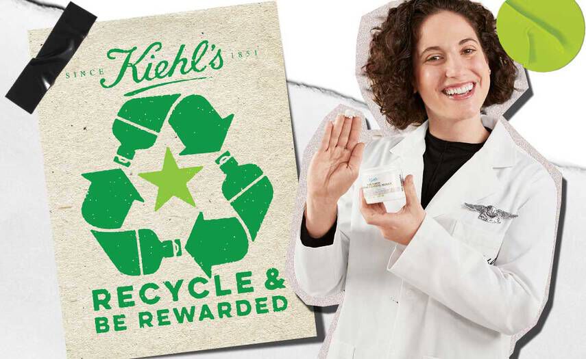 En person i kittel holder et hudplejeprodukt med en plakat, der opfordrer til genbrug og belønninger i baggrunden.