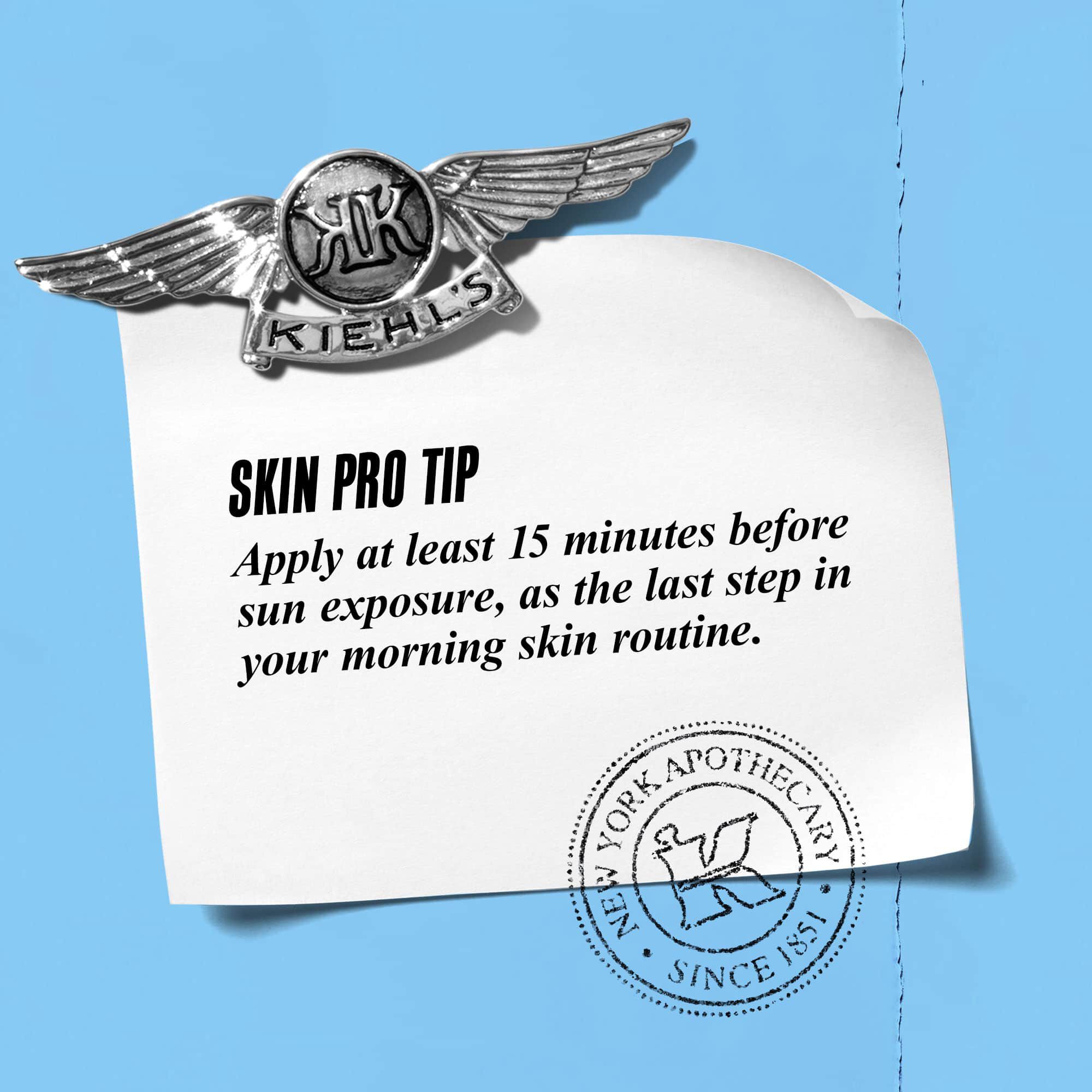 Grafik med tekst: "Skin Pro Tip: Påfør mindst 15 minutter før soleksponering som det sidste trin i din morgenrutine."