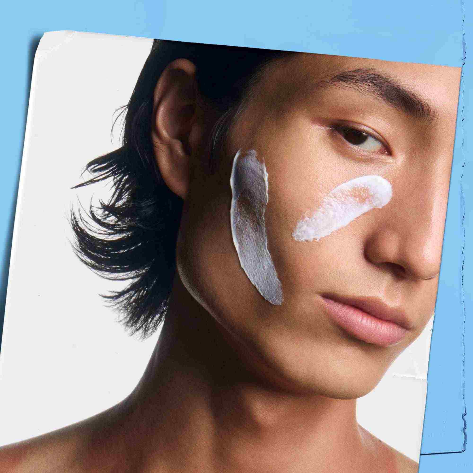 Ultra Facial Cream SPF 30 påført på en models ansigt.