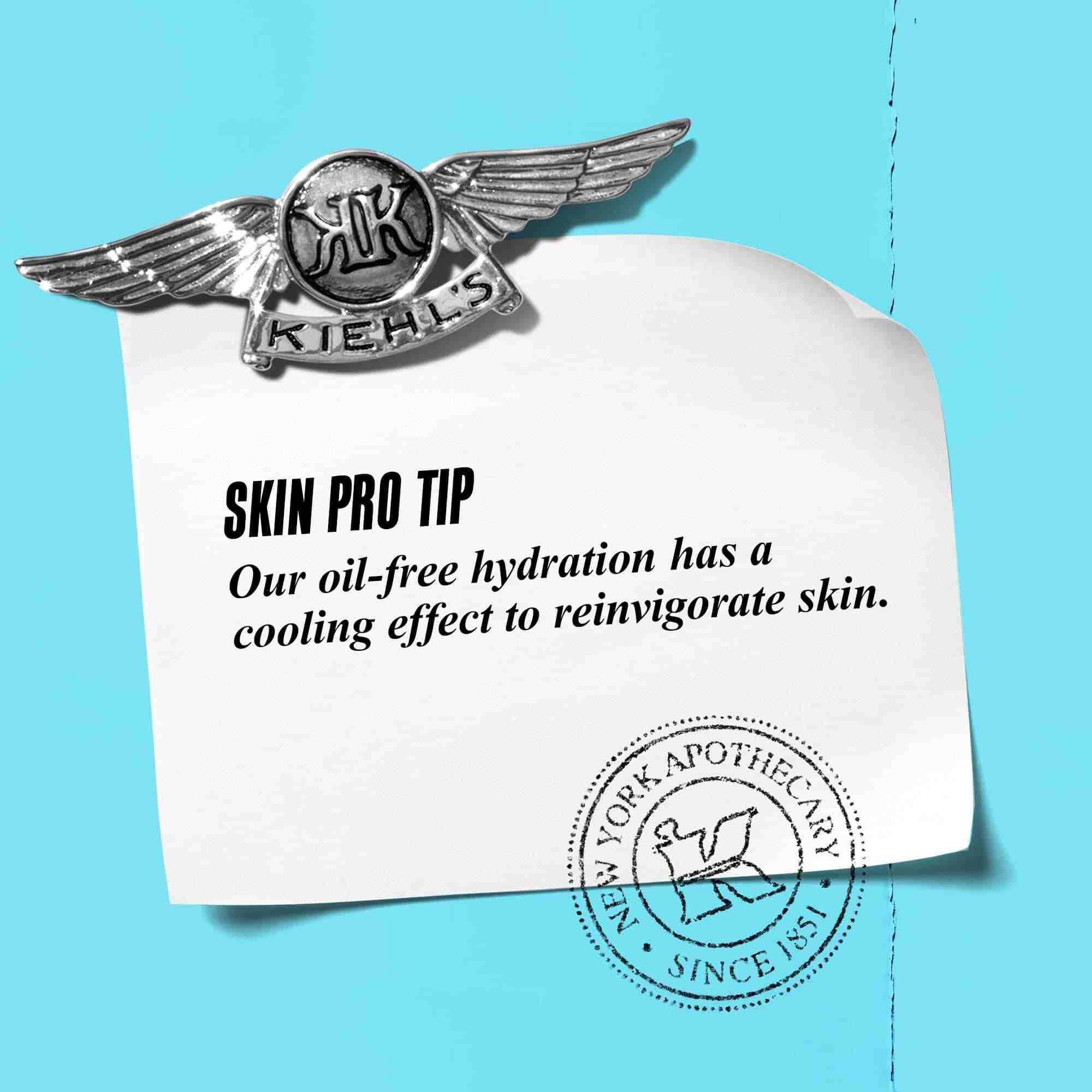 Grafik med tekst: "Skin Pro Tip: Vores oliefrie hydrering har en kølende effekt for at genoplive huden."