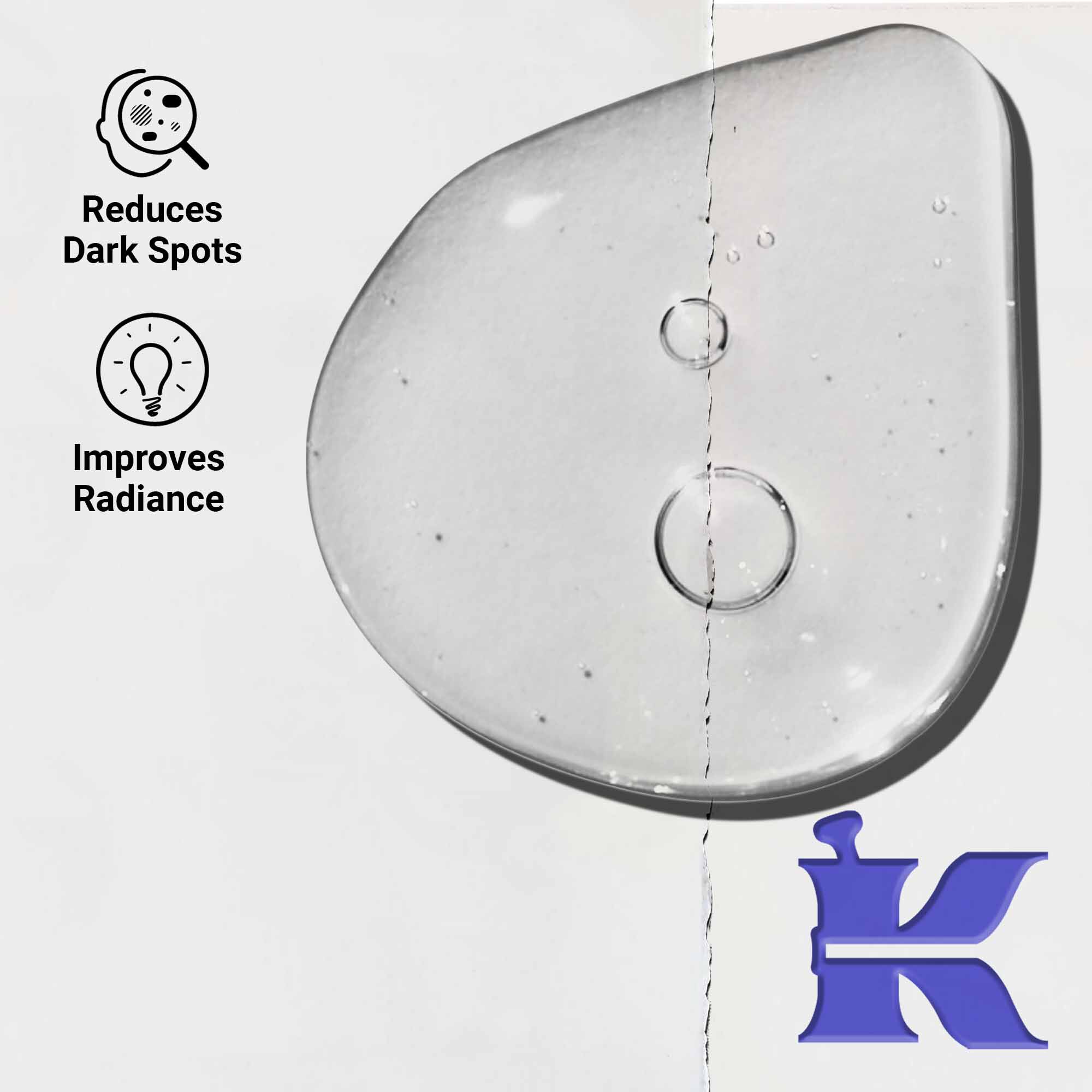 Naerbillede af Clearly Corrective Dark Spot Solution-tekstur, der viser klare vaeskedråber.