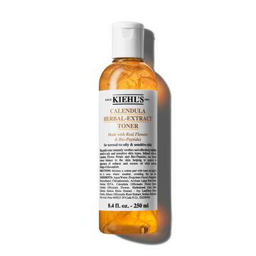 En 250 ml flaske af Kiehl's Calendula Herbal-Extract Toner med en klar vaeske og gylden nuance.